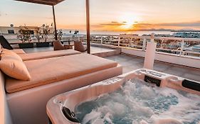 Suites With Magical View & Jacuzzi